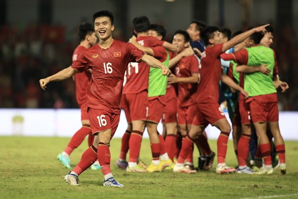 hoa-tiec-nuoi-doi-tuyen-viet-nam-gap-indonesia-o-ban-ket-sea-games