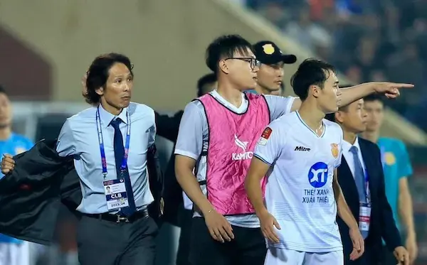 VFF ra phán quyết đối vụ HLV Gong Oh-kyun xô xát với cầu thủ