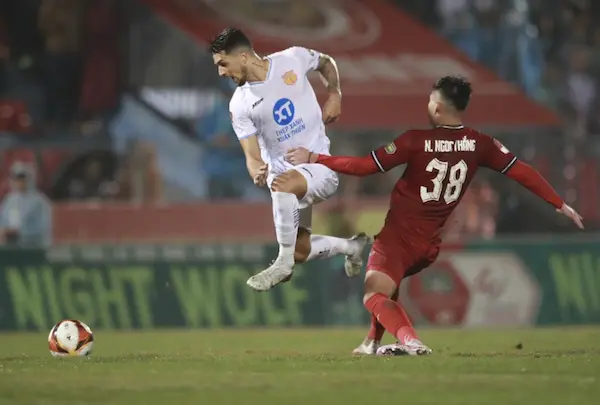 Thi đấu thăng hoa, CLB Nam Định vững ngôi đầu bảng V League