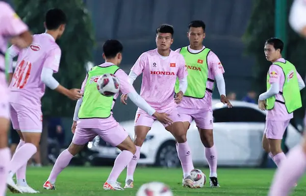 Đội hình mạnh nhất của tuyển Việt Nam tập luyện cho Asian Cup
