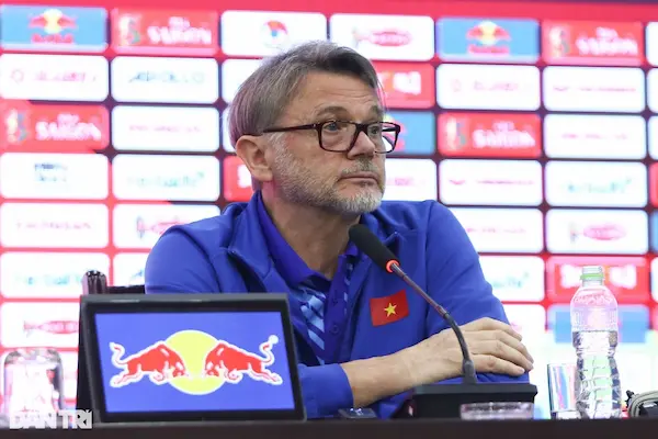 HLV Troussier vẫn tự tin trước đội tuyển Indonesia