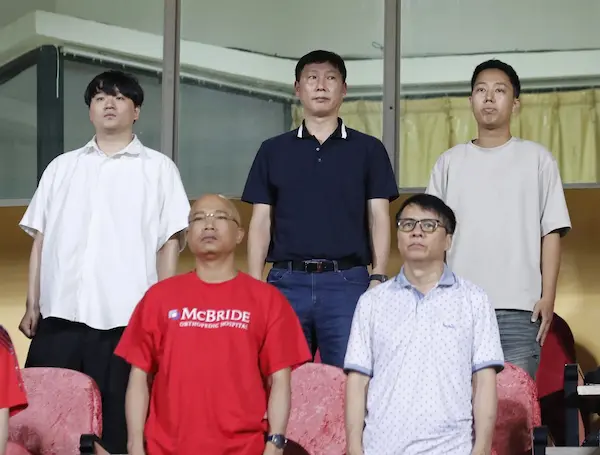 Xác định trợ lý nội và phiên dịch của HLV Kim Sang-sik