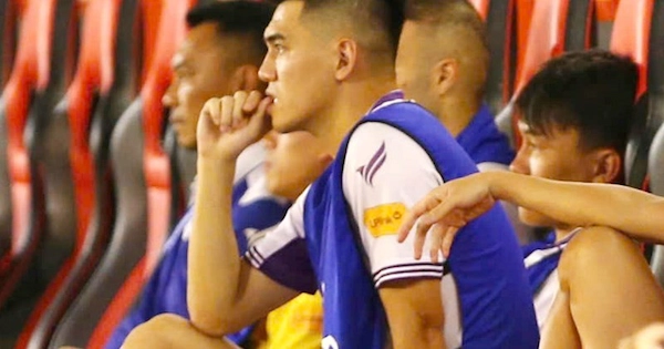 Bình Dương thất bại trước CAHN ở trận đá bù V-League