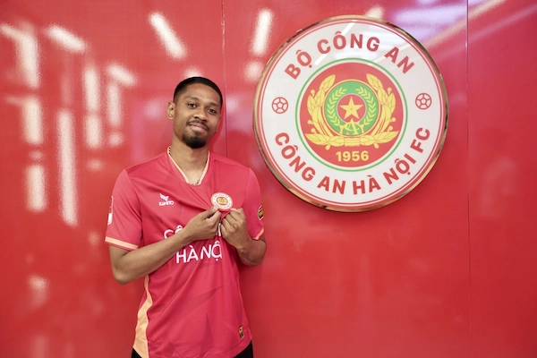 Jason Quang Vinh tỏa sáng, gửi tín hiệu đến HLV Kim Sang Sik