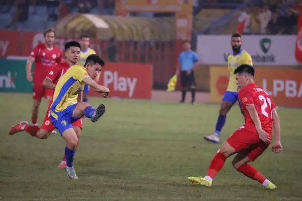 Tại sao CLB Hà Nội lại thua đậm trước CAHN trong trận derby thủ đô?