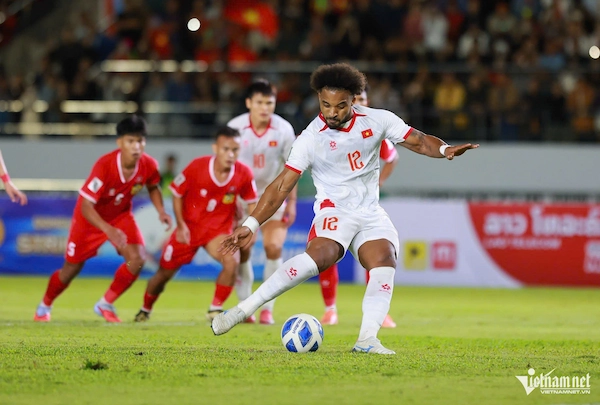 Ai đã thay đổi cục diện trận đấu giữa Việt Nam và Lào?