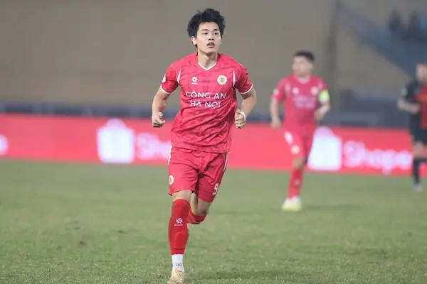 CAHN đã soán ngôi đầu V.League 2025/26 như thế nào?