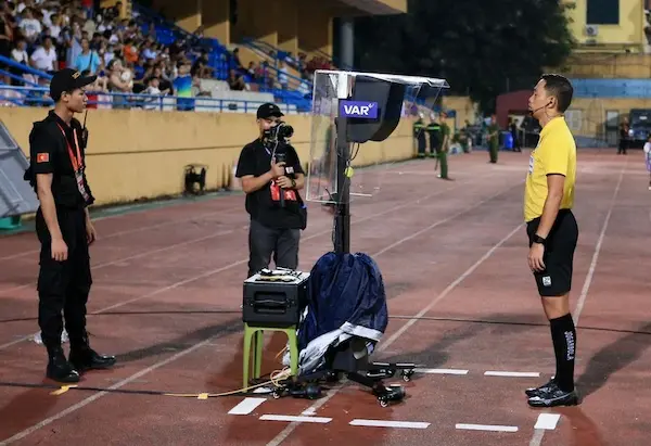 VAR sẽ được sử dụng ở vòng 9 của V-League