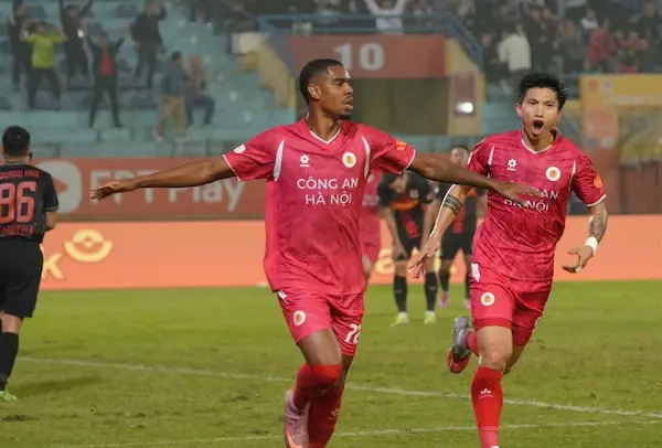 CAHN đã soán ngôi đầu V.League 2025/26 như thế nào?